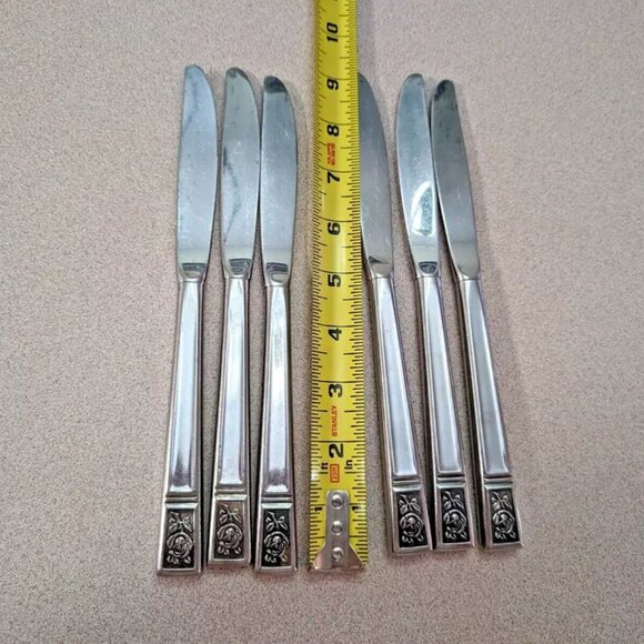 International Deluxe Vintage Rose 30 Piece Flatware Set - Picture 5 of 6